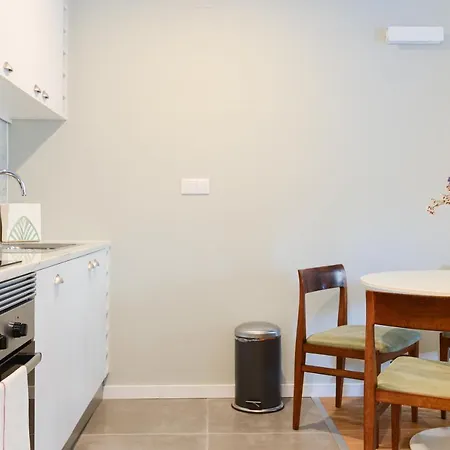 Апартаменти Charming In *